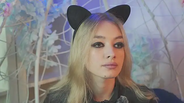 Snapshot of FlairCunard chatting on February 7, 2025, 4:56 pm FlairCunard online show from February 7, 2025, 4:56 pm