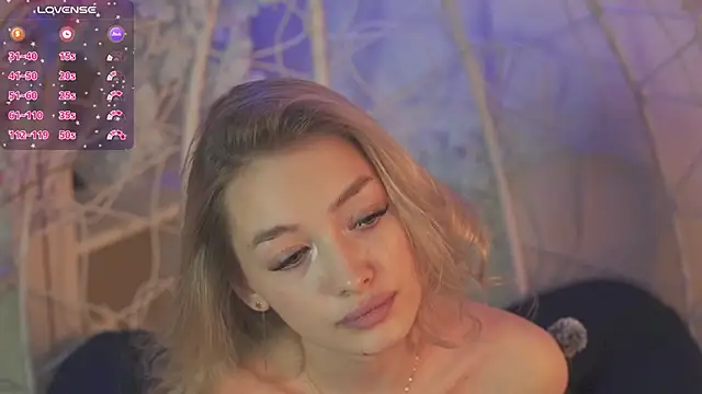 Snapshot of FlairCunard chatting on February 11, 2025, 12:38 am FlairCunard online show from February 11, 2025, 12:38 am