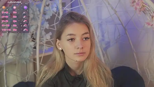 Snapshot of FlairCunard chatting on February 11, 2025, 3:29 pm FlairCunard online show from February 11, 2025, 3:29 pm