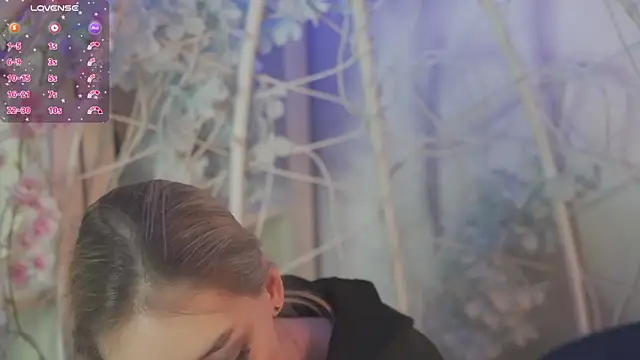 Snapshot of FlairCunard chatting on February 13, 2025, 10:00 pm FlairCunard online show from February 13, 2025, 10:00 pm