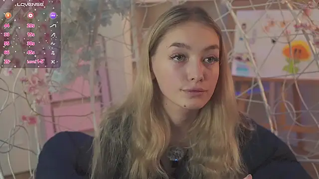 Snapshot of FlairCunard chatting on February 18, 2025, 9:42 pm FlairCunard online show from February 18, 2025, 9:42 pm