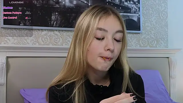 Snapshot of FlairCunard chatting on February 22, 2025, 8:20 pm FlairCunard online show from February 22, 2025, 8:20 pm