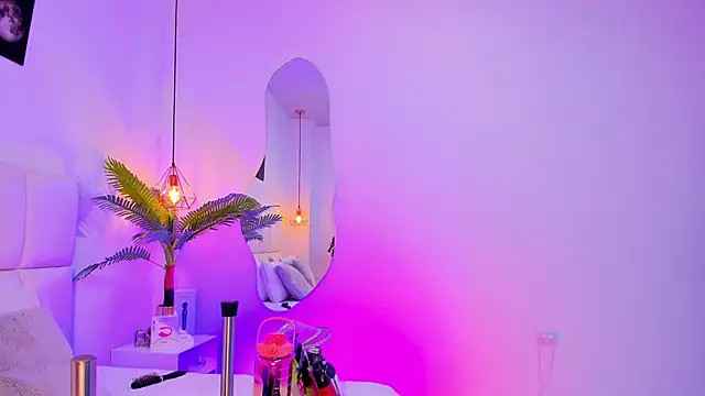 zoe rivers online show from September 18, 2025, 12:34 am