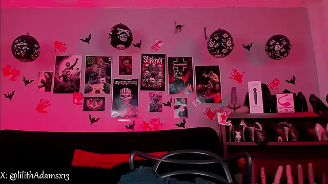 lilith-deveraux online show from November 26, 2025, 4:08 pm