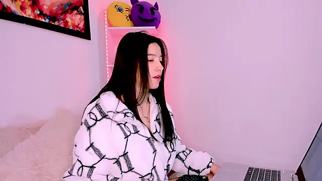 Manuelaa mejiia online show from February 4, 2025, 3:15 pm