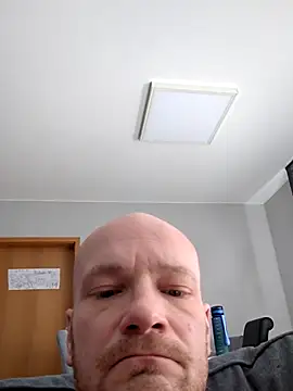 Snapshot of ChV83 chatting on March 18, 2025, 10:57 am ChV83 online show from March 18, 2025, 10:57 am