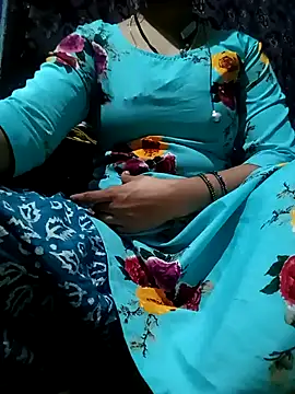 Snapshot of gunjan22 chatting on December 8, 2024, 2:41 pm gunjan22 online show from December 8, 2024, 2:41 pm