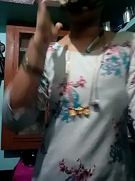 Snapshot of gunjan22 chatting on December 18, 2024, 6:10 am gunjan22 online show from December 18, 2024, 6:10 am