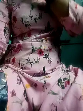 Snapshot of gunjan22 chatting on October 27, 2025, 9:24 am gunjan22 online show from October 27, 2025, 9:24 am