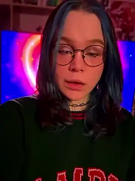 Snapshot of MaddisonHaas chatting on December 8, 2024, 2:39 am MaddisonHaas online show from December 8, 2024, 2:39 am