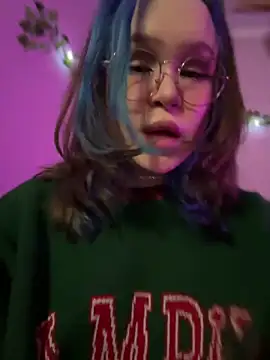 Snapshot of MaddisonHaas chatting on December 13, 2024, 12:20 am MaddisonHaas online show from December 13, 2024, 12:20 am