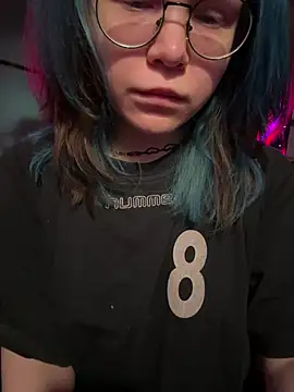 Snapshot of MaddisonHaas chatting on December 17, 2024, 2:01 am MaddisonHaas online show from December 17, 2024, 2:01 am