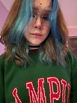 Snapshot of MaddisonHaas chatting on January 16, 2025, 12:45 am MaddisonHaas online show from January 16, 2025, 12:45 am