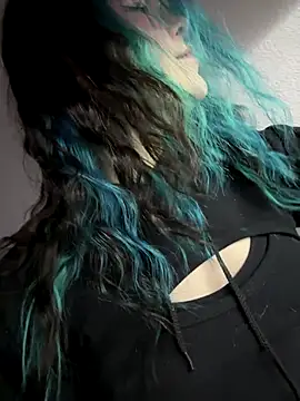 Snapshot of MaddisonHaas chatting on December 1, 2025, 11:43 pm MaddisonHaas online show from December 1, 2025, 11:43 pm