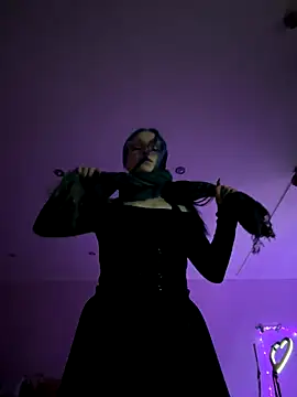 Snapshot of MaddisonHaas chatting on December 17, 2025, 3:01 am MaddisonHaas online show from December 17, 2025, 3:01 am