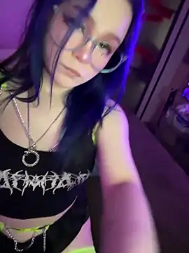 Snapshot of MaddisonHaas chatting on December 21, 2025, 11:45 pm MaddisonHaas online show from December 21, 2025, 11:45 pm