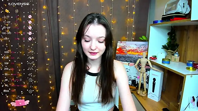 Fairyy Moon online show from December 16, 2024, 12:38 pm