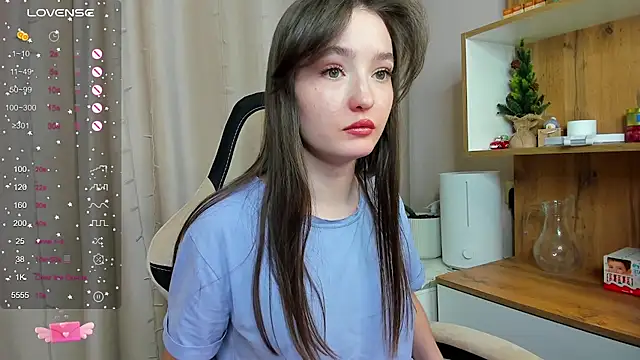 Fairyy Moon online show from February 1, 2025, 2:24 pm