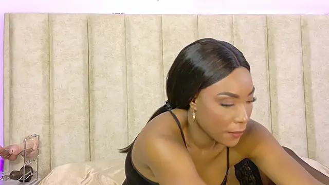 Snapshot of CiiaraRose chatting on February 16, 2025, 4:10 pm CiiaraRose online show from February 16, 2025, 4:10 pm