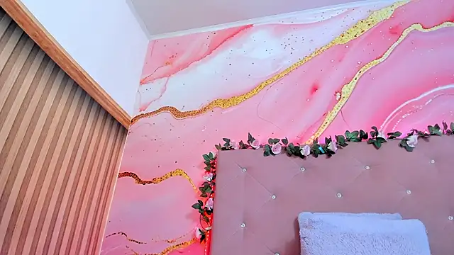 Taylor  cooper online show from February 18, 2025, 10:14 pm