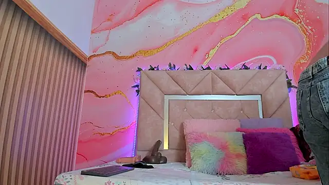 Taylor  cooper online show from September 8, 2025, 6:29 pm