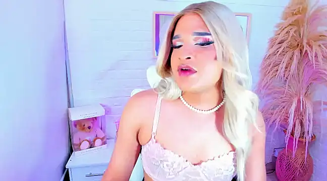 Elody Preysler69 online show from December 30, 2024, 9:37 am