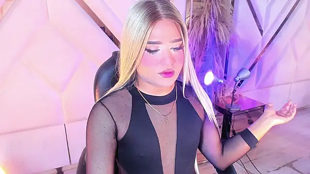 Elody Preysler69 online show from December 3, 2025, 4:53 am