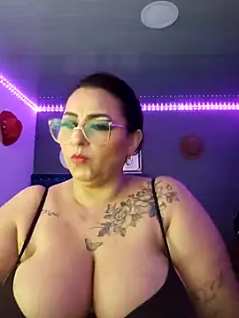 Ivonnee   online show from December 11, 2024, 6:36 am