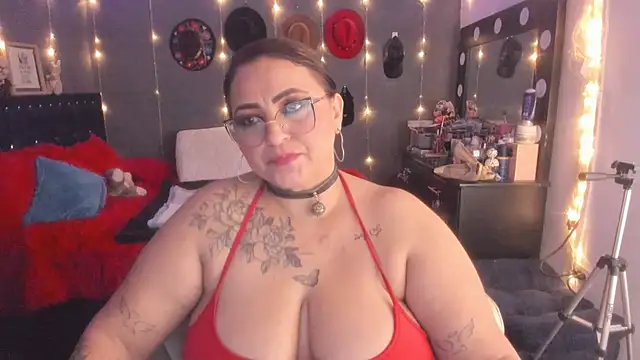 Ivonnee   online show from March 14, 2025, 7:59 am