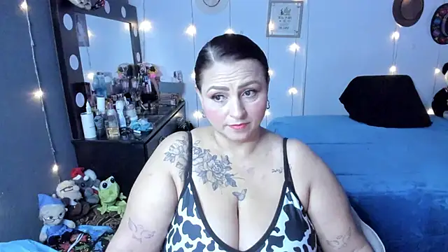 Ivonnee   online show from October 20, 2025, 10:49 am