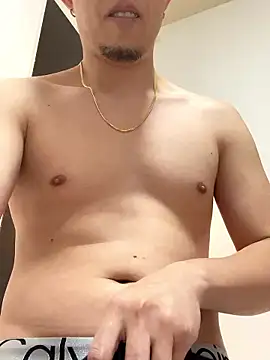 xxx men online show from November 18, 2025, 3:27 pm