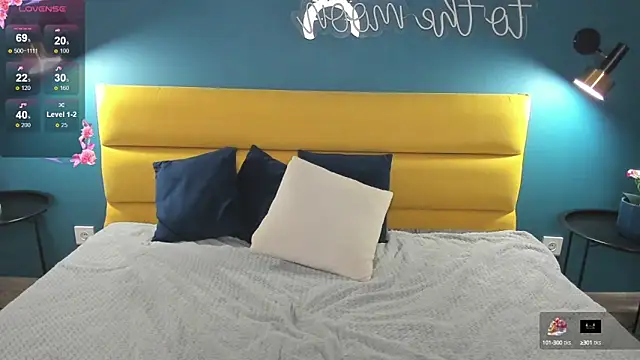 KetrinWhite online show from October 2, 2025, 1:34 am