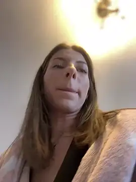 Mia Ethan online show from January 28, 2025, 11:49 am