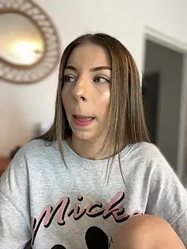 Mia Ethan online show from October 10, 2025, 9:08 am