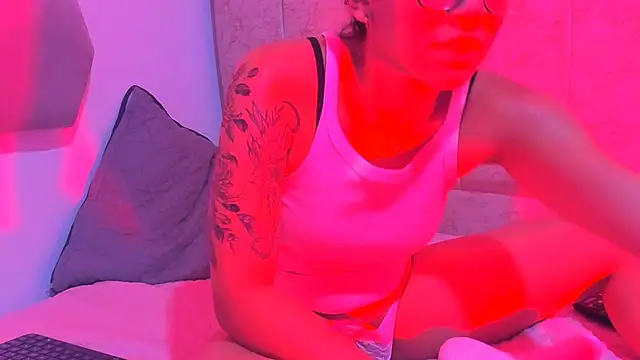  maria foxx  online show from January 13, 2025, 1:39 pm