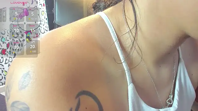  maria foxx  online show from November 11, 2025, 8:20 pm