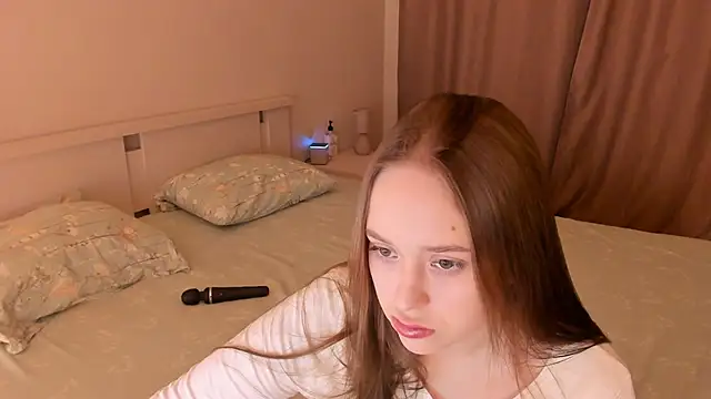 endlesssoffi online show from March 19, 2025, 8:22 pm