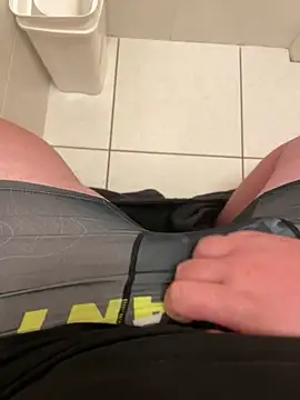 Hugo76578 online show from November 9, 2025, 7:45 pm