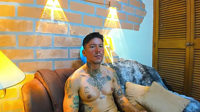 Snapshot of Dylanstonne chatting on March 11, 2025, 11:48 pm Dylanstonne online show from March 11, 2025, 11:48 pm