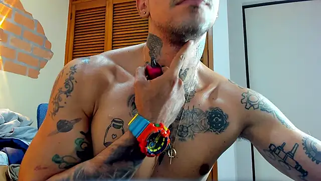 Snapshot of Dylanstonne chatting on March 21, 2025, 10:17 pm Dylanstonne online show from March 21, 2025, 10:17 pm