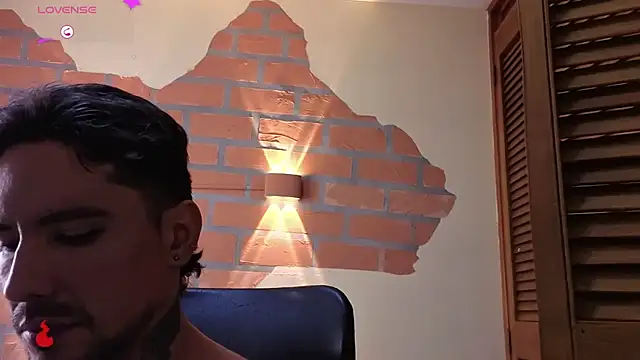 Dylanstonne online show from December 2, 2025, 8:37 pm