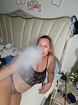 Sparkle2206 online show from April 17, 2026, 9:18 pm