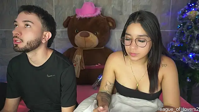 LeagueOfLovers online show from December 17, 2024, 3:39 am