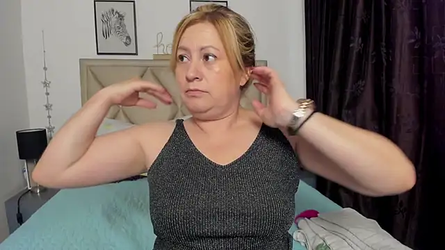 MonyCassius online show from April 15, 2026, 12:12 pm