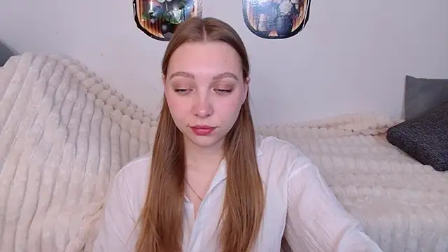 bellaa love  online show from April 13, 2026, 12:05 am