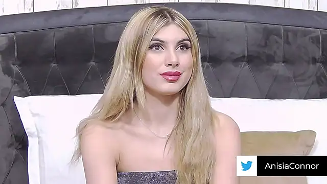 AnisiaConnor online show from October 3, 2025, 6:16 pm