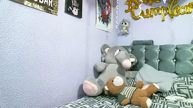 pamelaykamila online show from March 21, 2025, 7:11 am