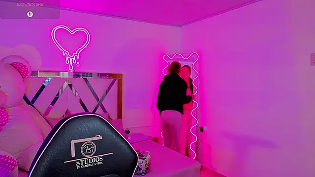 Laylafoxy tay online show from September 19, 2025, 3:08 am