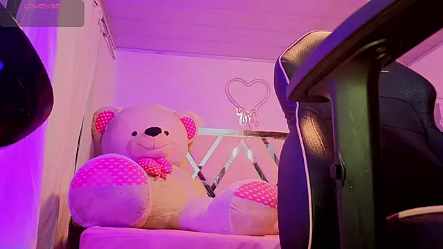 Laylafoxy tay online show from September 23, 2025, 3:31 am