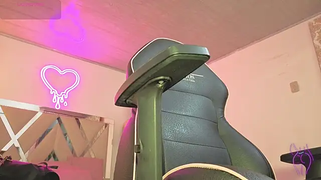 Laylafoxy tay online show from October 23, 2025, 3:17 am